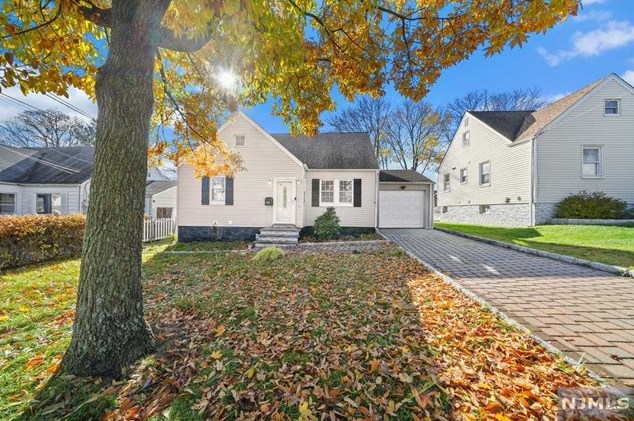 66 Westervelt Pl, Teaneck, NJ 07666
