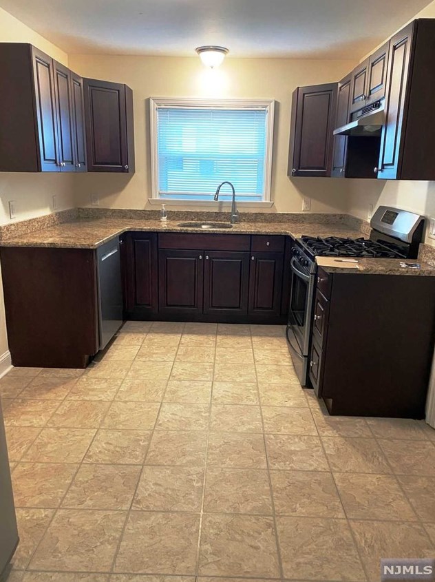 343 Gilbert St #1, Ridgewood, NJ 07450
