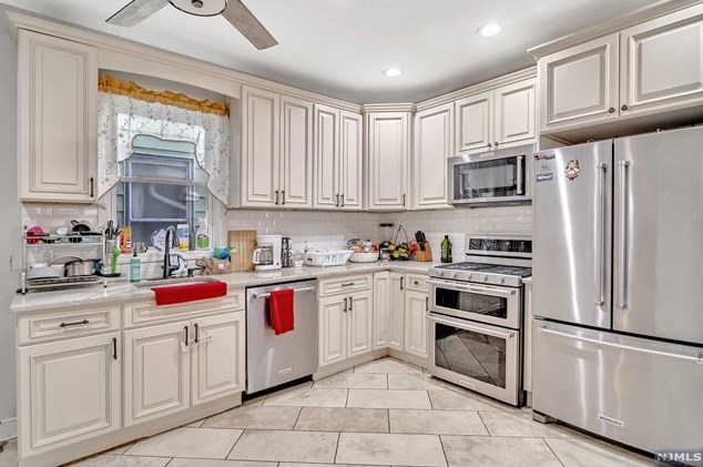 279 Rutledge Ave, East Orange NJ  07017-4605 exterior