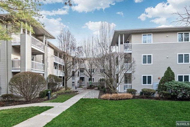139 Orchard Park, Allendale, NJ 07401