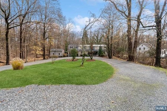 270 Pascack Rd, Westwood, NJ 07677