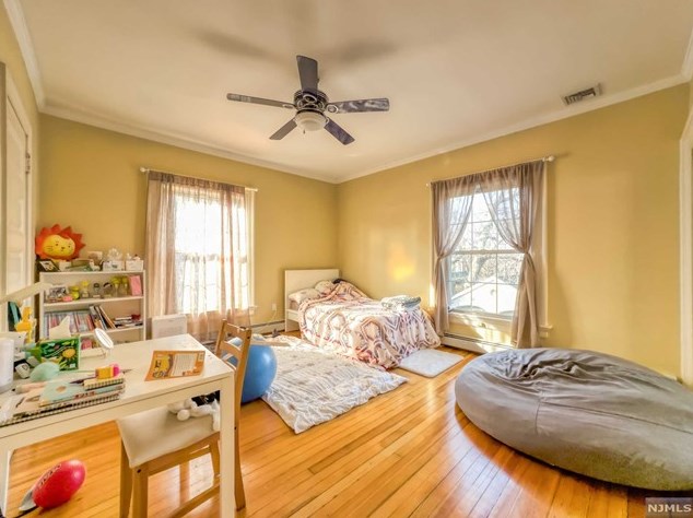 1025 Palisade Ave, West Fort Lee NJ  07024-6320 exterior