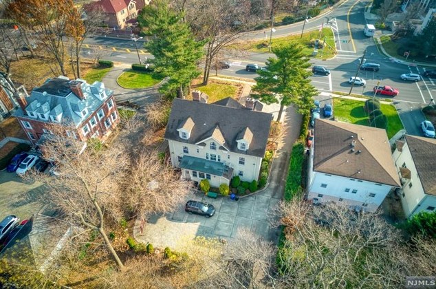 1025 Palisade Ave, West Fort Lee NJ  07024-6320 exterior