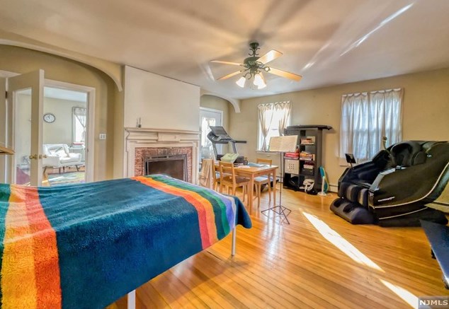 1025 Palisade Ave, West Fort Lee NJ  07024-6320 exterior