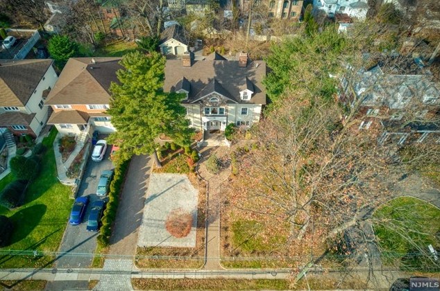 1025 Palisade Ave, West Fort Lee NJ  07024-6320 exterior