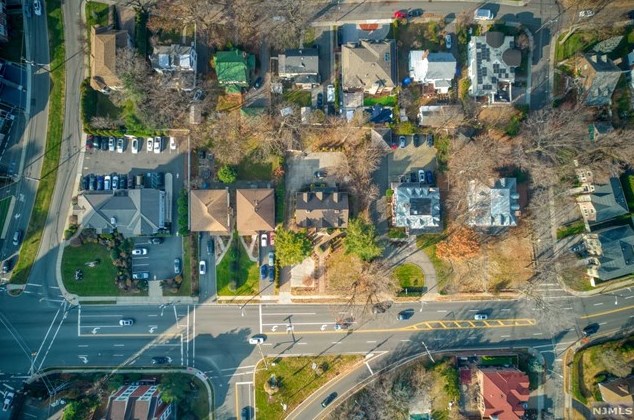 1025 Palisade Ave, West Fort Lee NJ  07024-6320 exterior