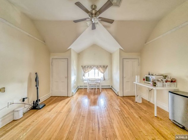 1025 Palisade Ave, West Fort Lee NJ  07024-6320 exterior