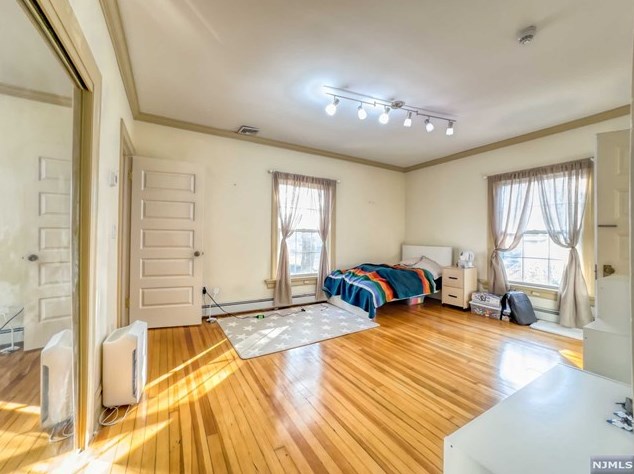 1025 Palisade Ave, West Fort Lee NJ  07024-6320 exterior