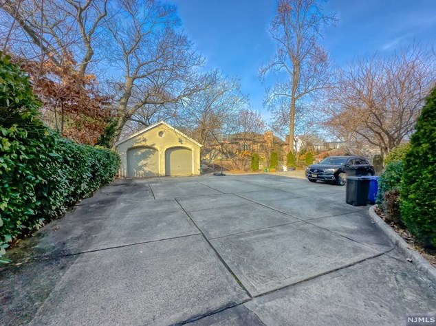 1025 Palisade Ave, West Fort Lee NJ  07024-6320 exterior