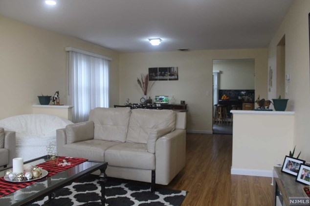 14 La Salle Ave, Clifton NJ  07013-2912 exterior