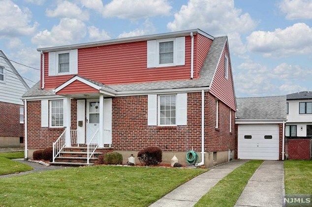 181 Miller Ave, Elmwood Park, NJ 07407