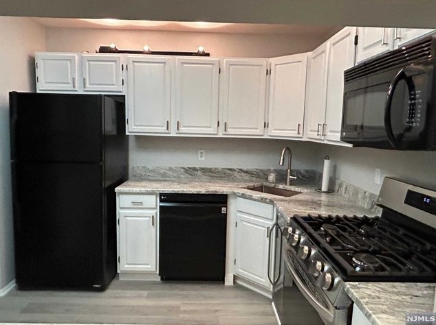 897 Tuliptree Ct, Mahwah, NJ 07430