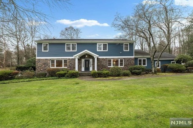 11 Berkshire Rd, Westwood, NJ 07677-7833