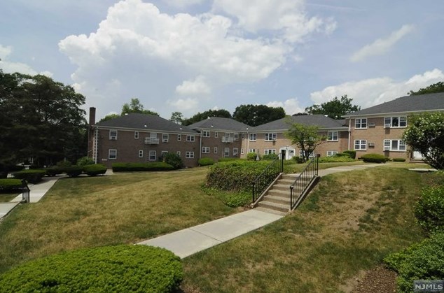 5 Heights Rd #k-2, Ridgewood, NJ 07450