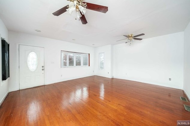 307 Garibaldi Ave, Lodi, NJ 07644