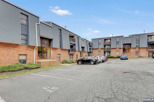 700 Schuyler Ave Apt B24, Kearny, NJ 07032