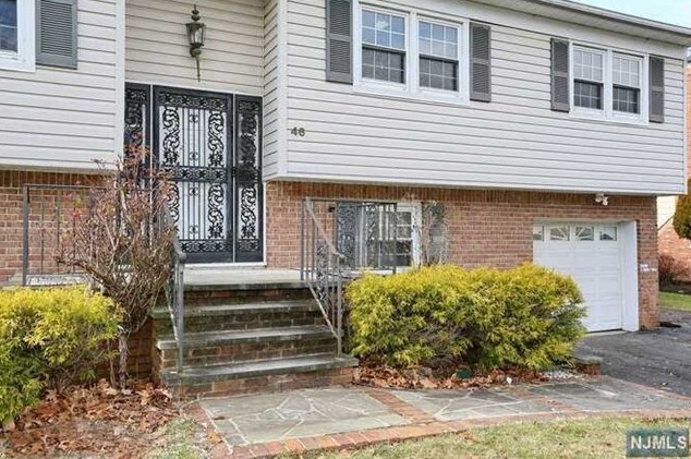 46 Karen Dr, Mahwah, NJ 07430