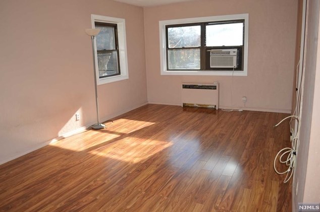 421 Park Pl #2h, West Fort Lee, NJ 07024