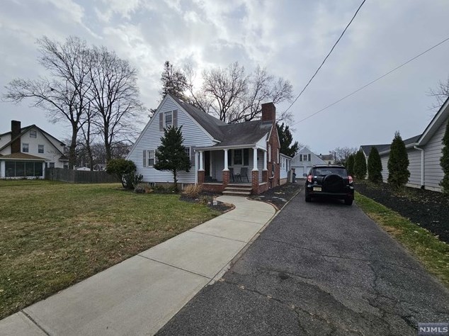 109 Linwood Ave, Emerson NJ  07630-1875 exterior