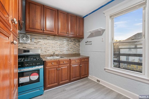 93 1st St #2, Clifton, NJ 07011
