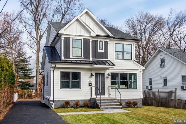 676 Ridgewood Rd, Oradell, NJ 07649