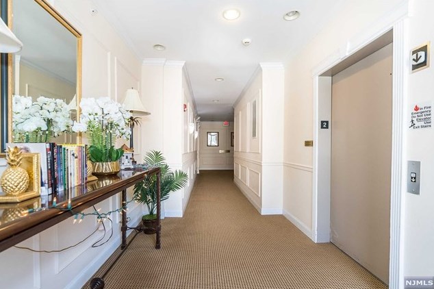 315 4 Seasons Dr, Wayne, NJ 07470
