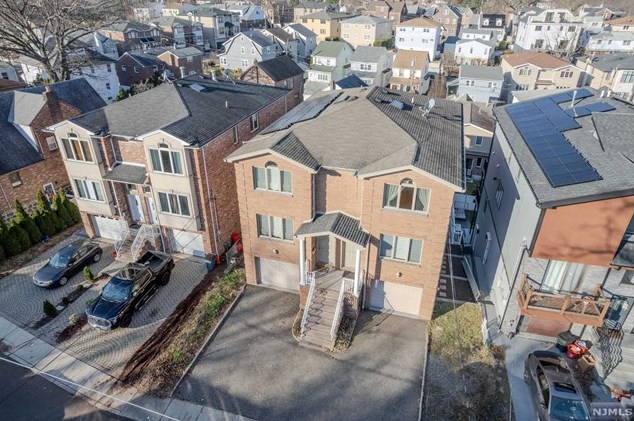 799 Fairview Ln, Cliffside Park, NJ 07010