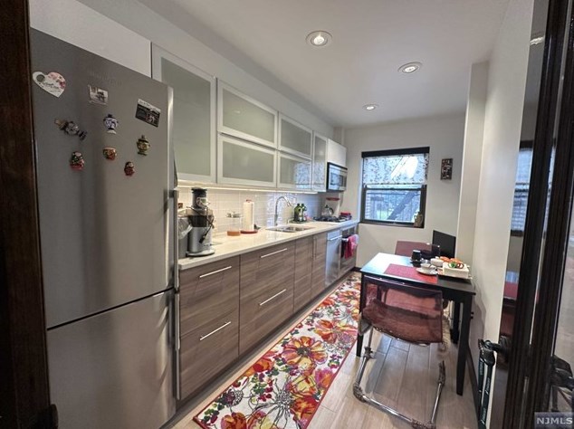 3061 Edwin Ave #2g, West Fort Lee, NJ 07024