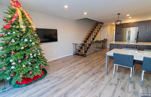 316 Wood Ridge St, Wood-Ridge NJ  07075-1356 exterior