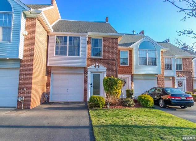 316 Wood Ridge St, Wood-Ridge, NJ 07075