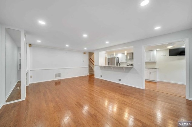 15 Danbury Ct, Township Of Washington NJ  07676-4350 exterior