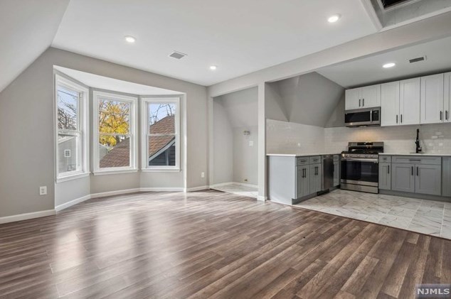 86 W Demarest Ave, Englewood, NJ 07631