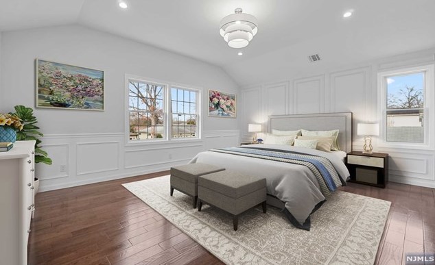55 Emwood Dr, Emerson NJ  07630-1903 exterior