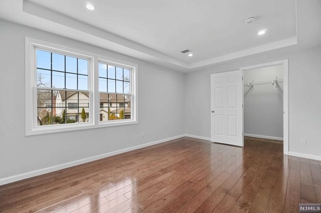 55 Emwood Dr, Emerson NJ  07630-1903 exterior