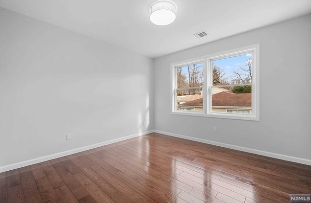 55 Emwood Dr, Emerson NJ  07630-1903 exterior
