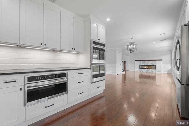 55 Emwood Dr, Emerson NJ  07630-1903 exterior