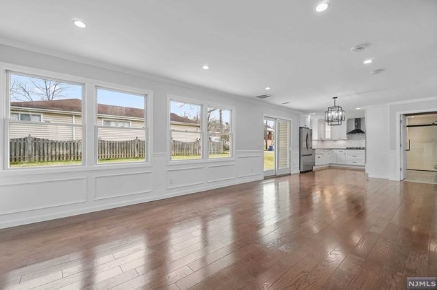 55 Emwood Dr, Emerson NJ  07630-1903 exterior
