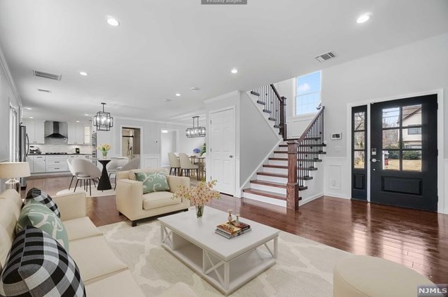 55 Emwood Dr, Emerson NJ  07630-1903 exterior