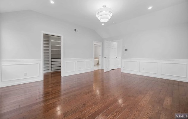 55 Emwood Dr, Emerson NJ  07630-1903 exterior
