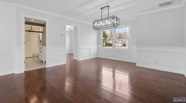 55 Emwood Dr, Emerson NJ  07630-1903 exterior