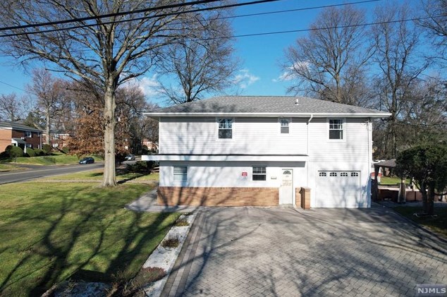 324 Knickerbocker Rd, Cresskill, NJ 07626