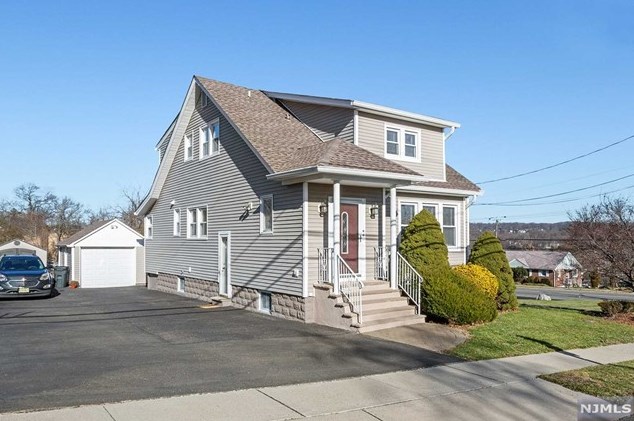 12 Roosevelt Ave, Paterson, NJ 07506