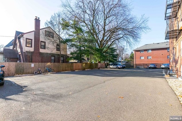 126 Hackett Pl, Rutherford NJ 07070-1655 exterior