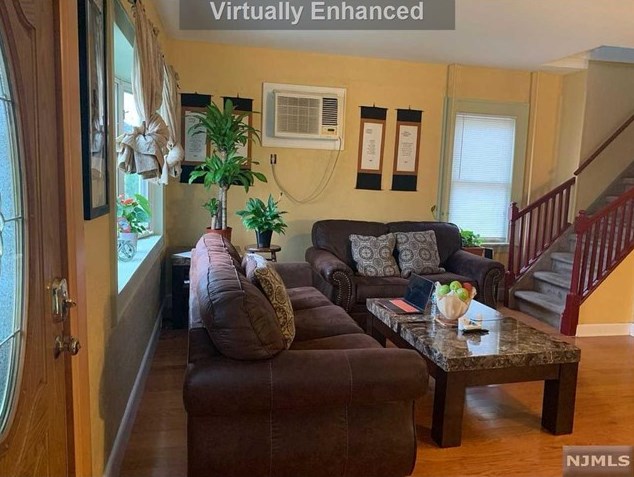 620 7th St, Carlstadt, NJ 07072