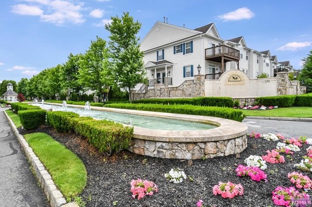 5303 Burwood Rd, Clifton, NJ 07013-2693