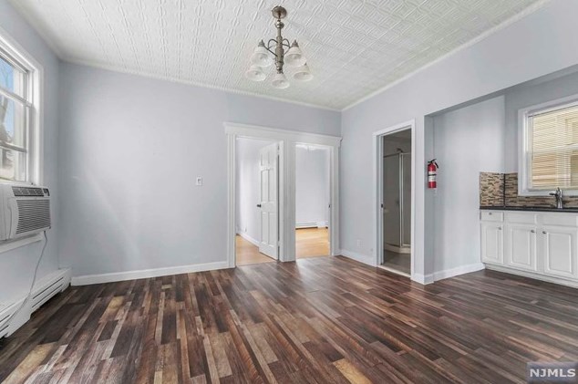 45 Kulick St #1, Clifton, NJ 07011