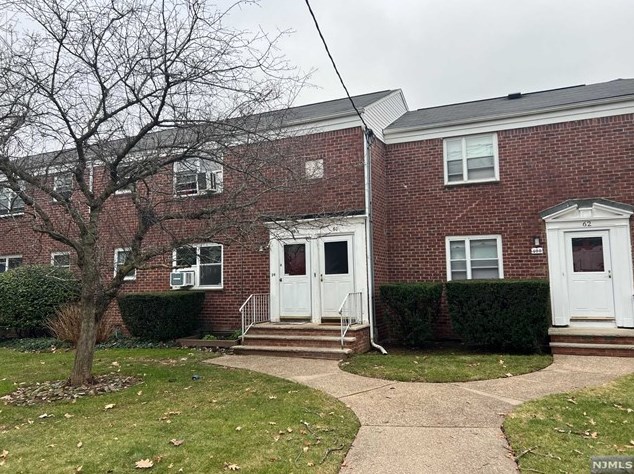 400 Esplanade, Hackensack NJ  07601-1407 exterior