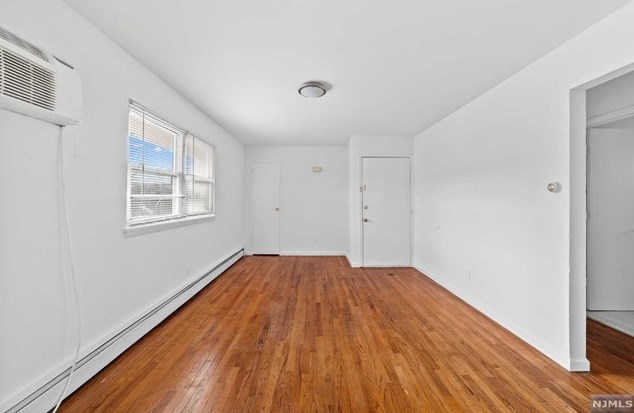 299 Main St #8, Lodi, NJ 07644