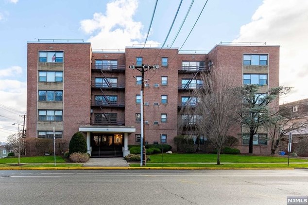 95 Orient Way #4d, Rutherford, NJ