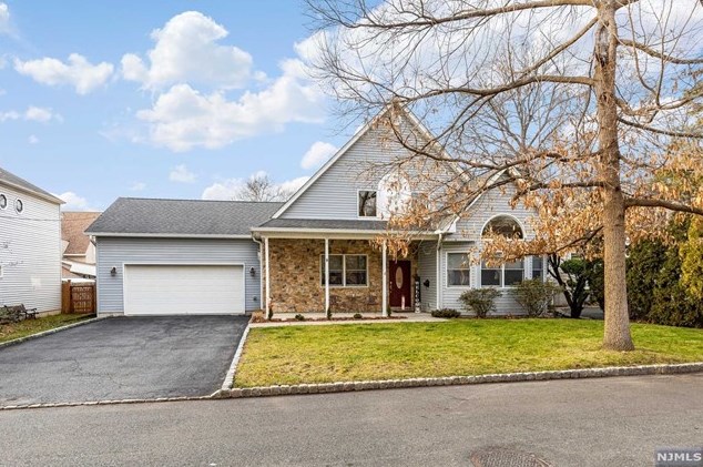 4 Roadway, Bogota, NJ 07603